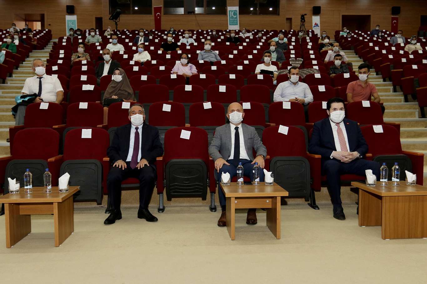 AİÇÜ’de Bilimsel Teşvik Ödülleri Töreni yapıldı